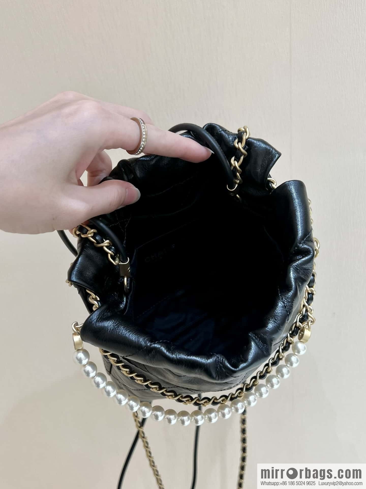 CHANEL 23S spring and summer series mini pearl 22 bags AS3980 black