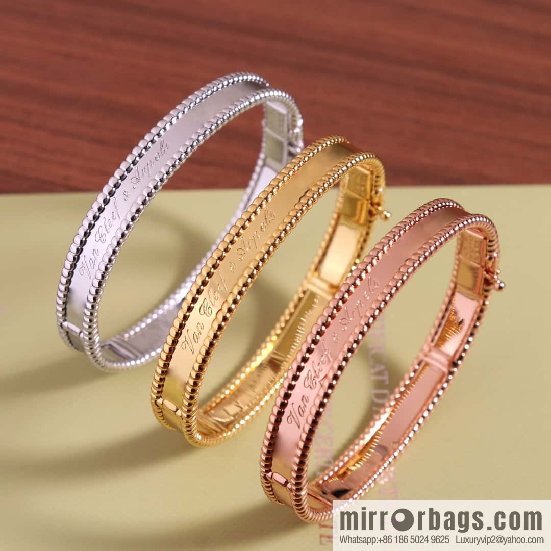 Van Cleef & Arpels Perlee signature bracelet bracelet