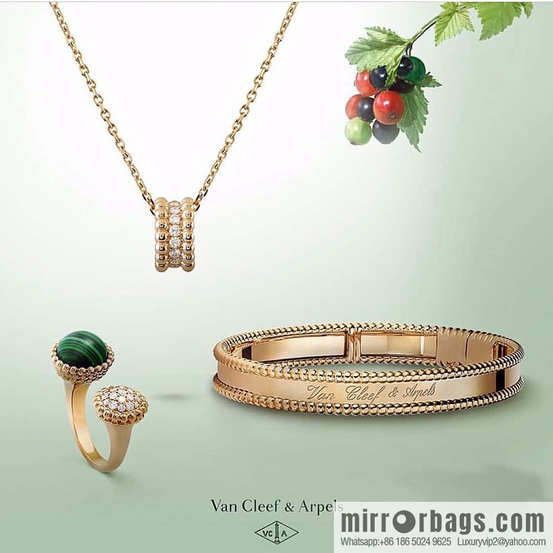 Van Cleef & Arpels Perlee signature bracelet bracelet