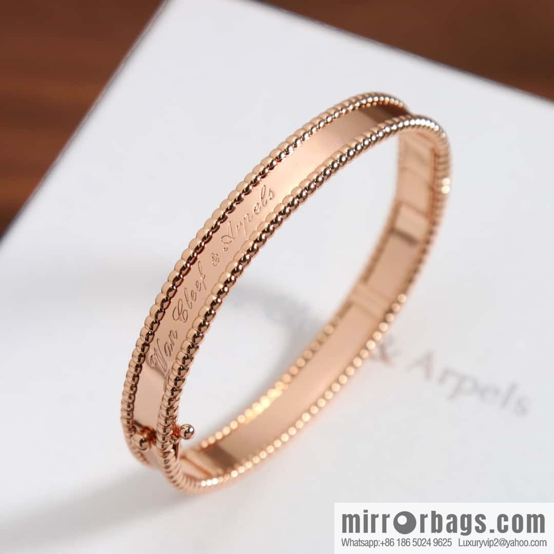 Van Cleef & Arpels Perlee signature bracelet bracelet