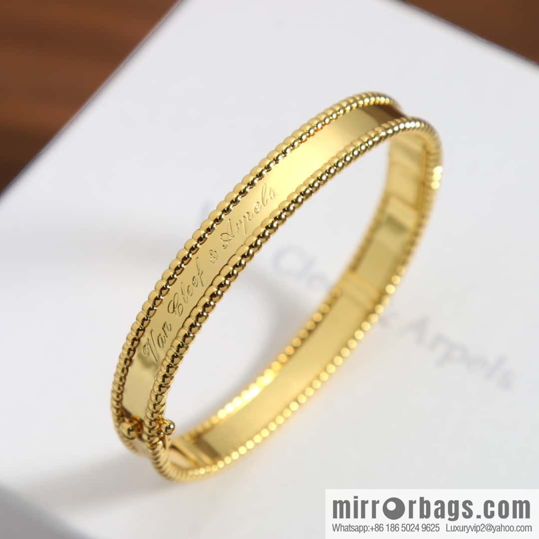 Van Cleef & Arpels Perlee signature bracelet bracelet