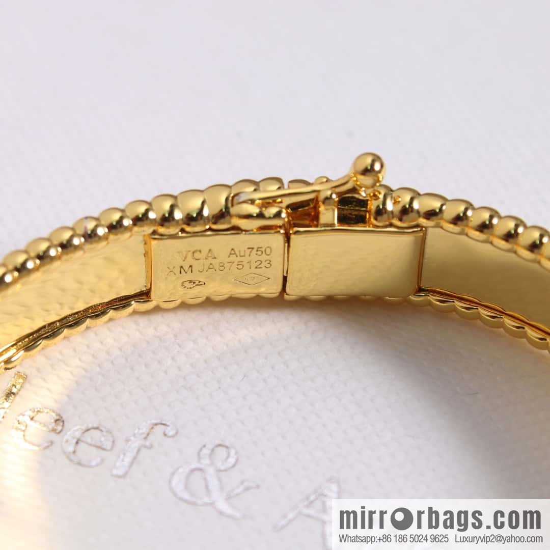Van Cleef & Arpels Perlee signature bracelet bracelet