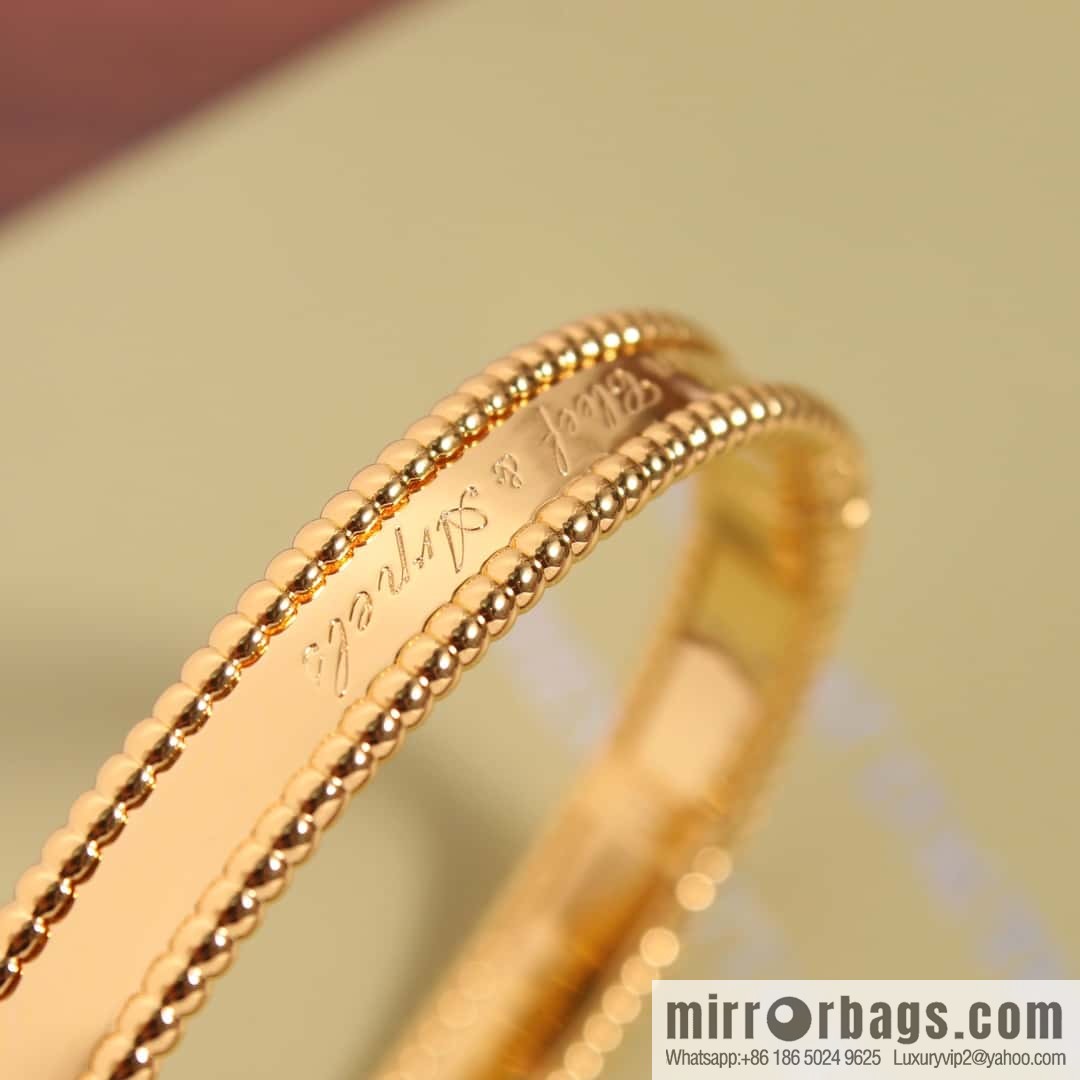 Van Cleef & Arpels Perlee signature bracelet bracelet