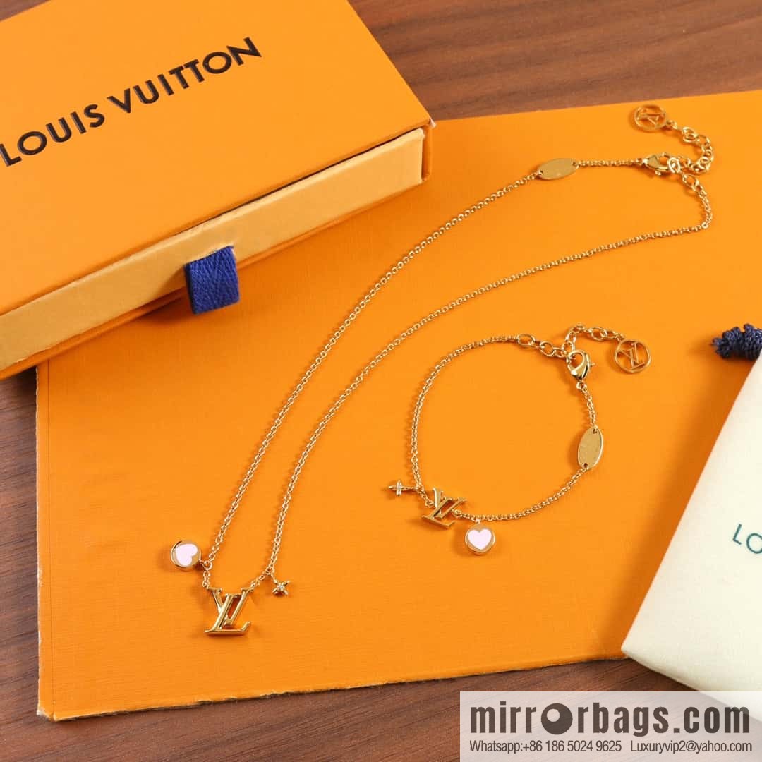 Louis Vuitton Louis Vuitton Qixi Festival limited LV pink peach heart love necklace, bracelet