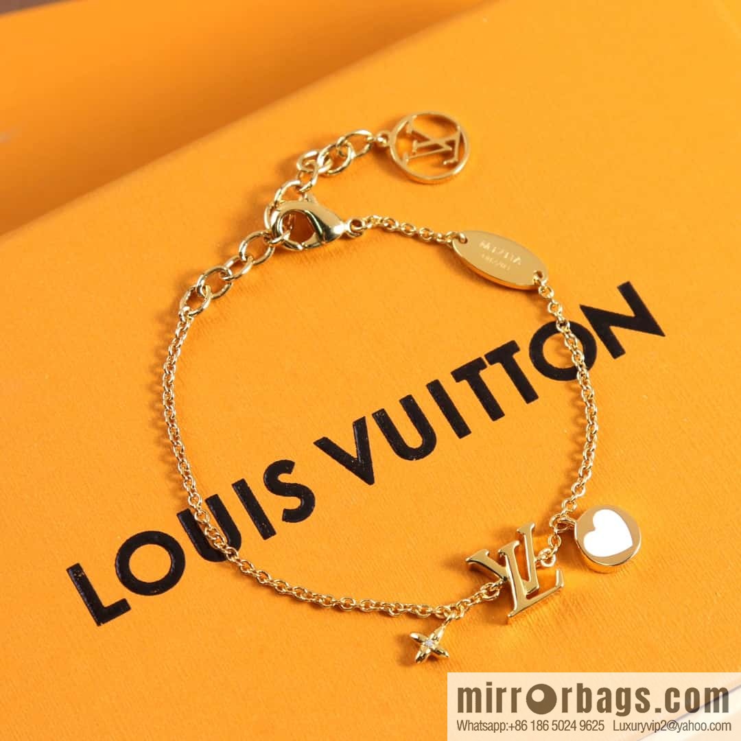 Louis Vuitton Louis Vuitton Qixi Festival limited LV pink peach heart love necklace, bracelet