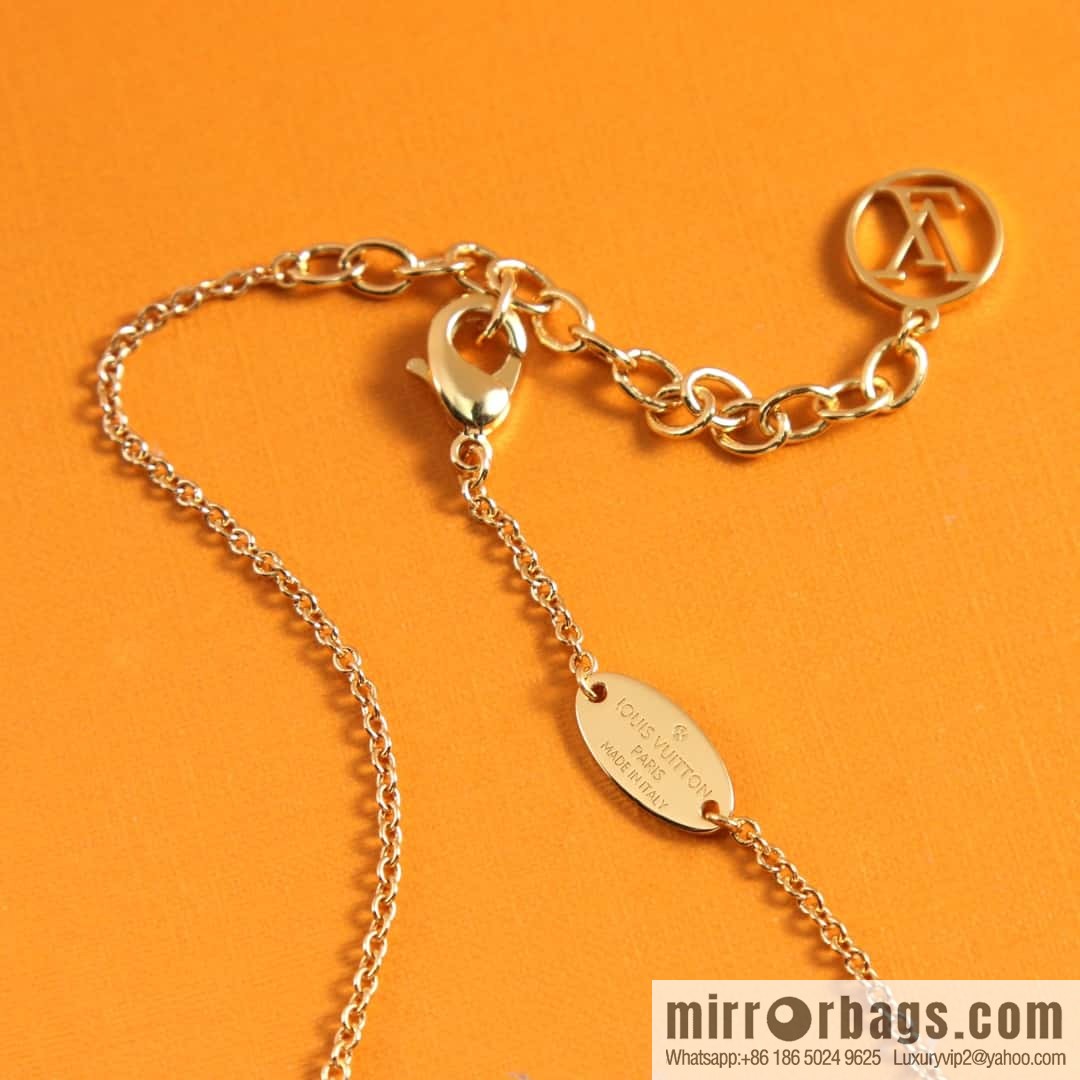 Louis Vuitton Louis Vuitton Qixi Festival limited LV pink peach heart love necklace, bracelet
