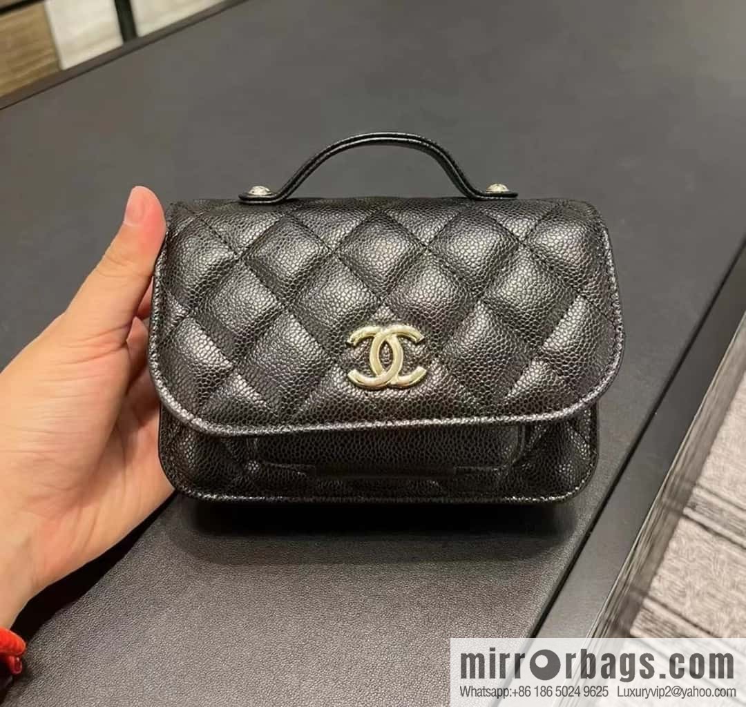 CHANEL 22b autumn and winter new trailer series mini mailman parcel AP2914