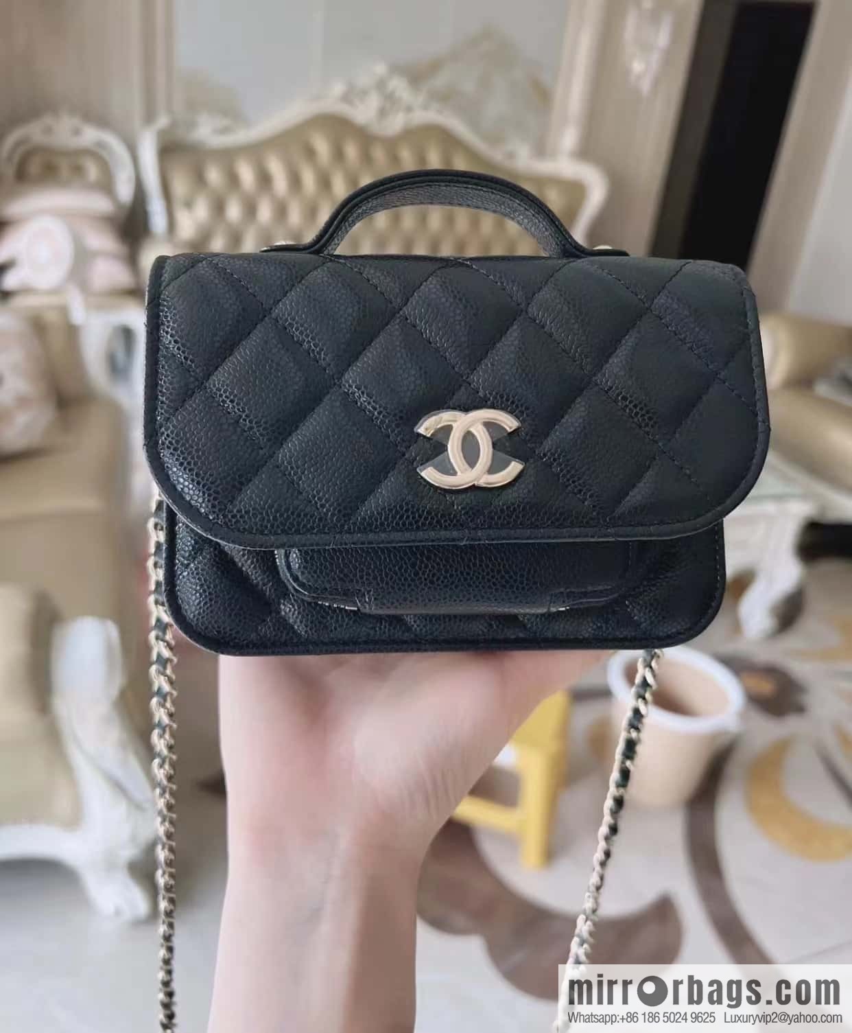 CHANEL 22b autumn and winter new trailer series mini mailman parcel AP2914