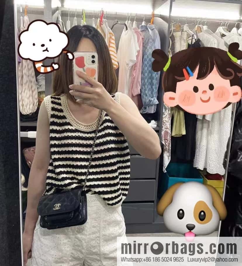CHANEL 22b autumn and winter new trailer series mini mailman parcel AP2914