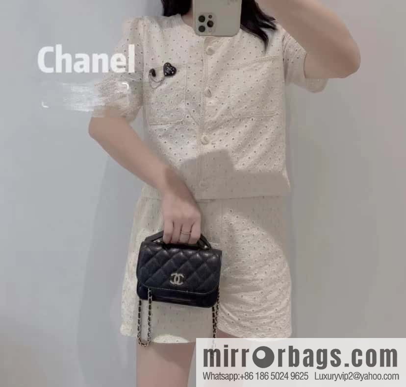 CHANEL 22b autumn and winter new trailer series mini mailman parcel AP2914