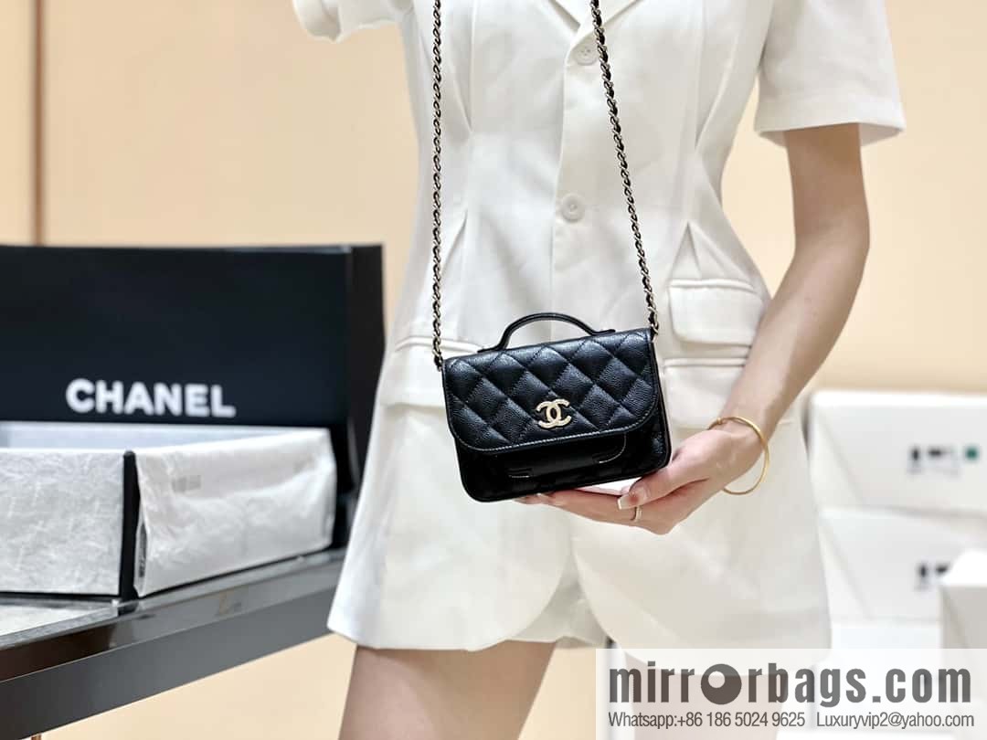 CHANEL 22b autumn and winter new trailer series mini mailman parcel AP2914