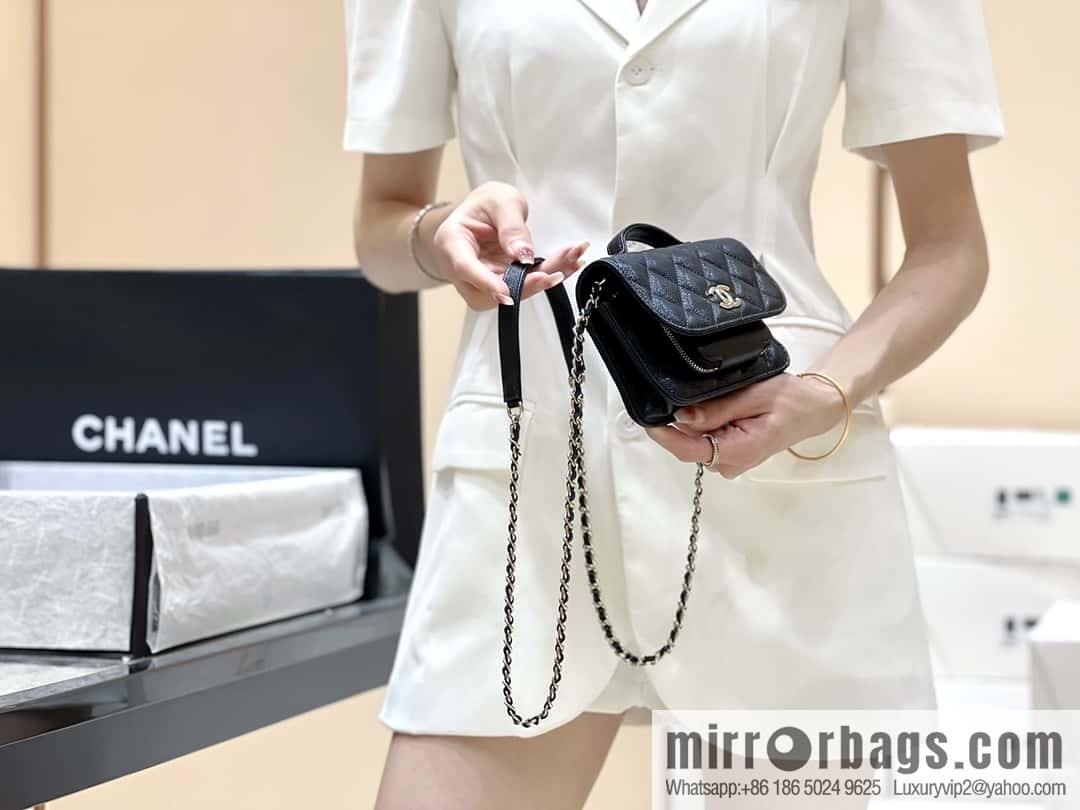 CHANEL 22b autumn and winter new trailer series mini mailman parcel AP2914