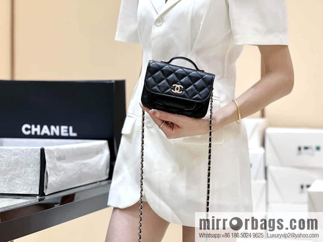CHANEL 22b autumn and winter new trailer series mini mailman parcel AP2914