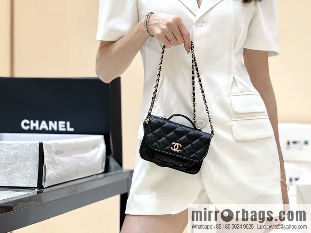 CHANEL 22b autumn and winter new trailer series mini mailman parcel AP2914