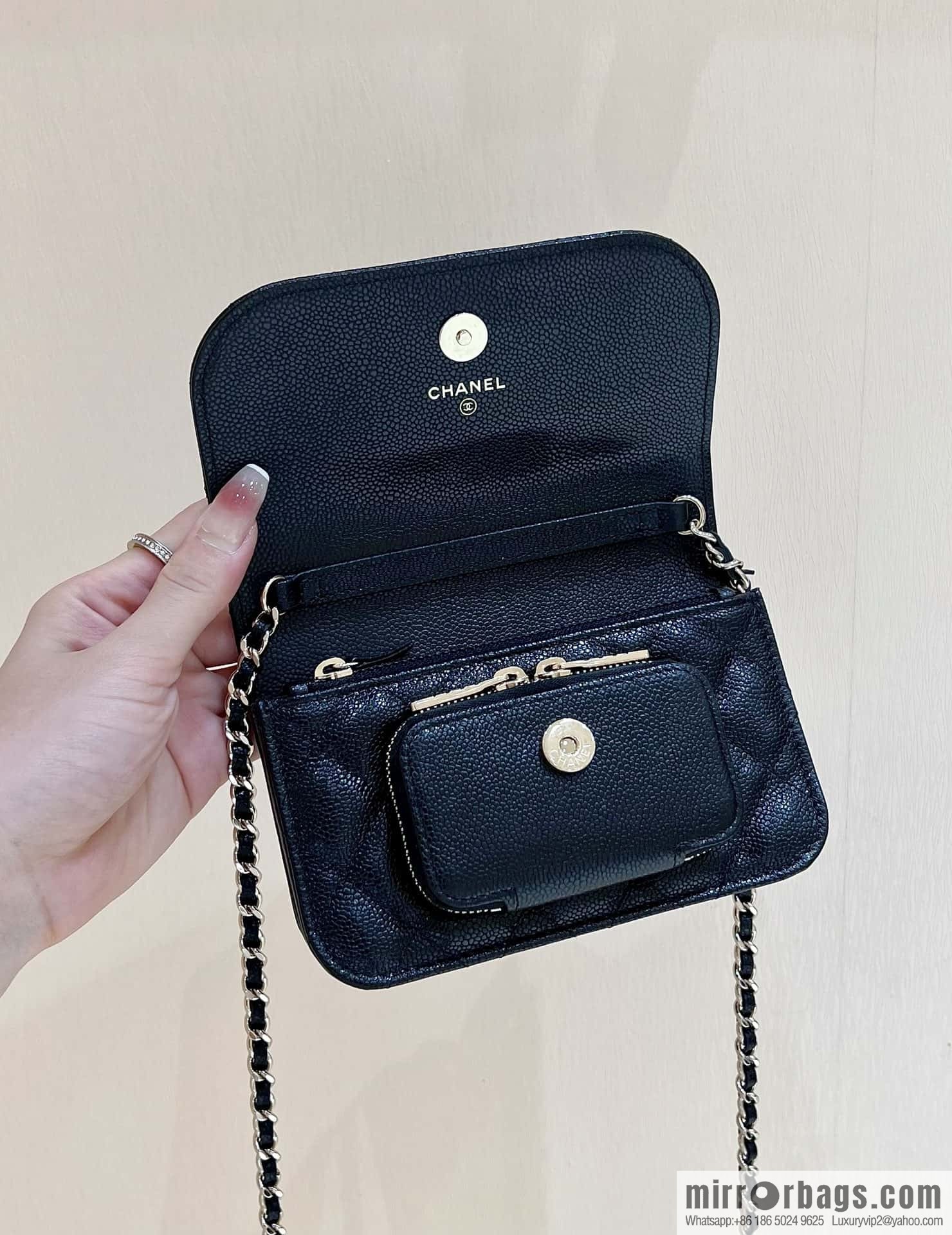 CHANEL 22b autumn and winter new trailer series mini mailman parcel AP2914
