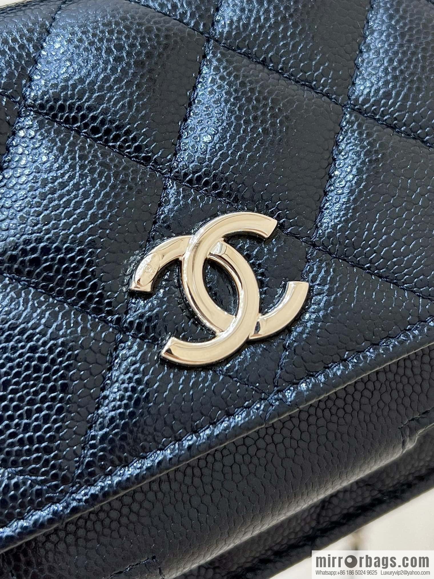 CHANEL 22b autumn and winter new trailer series mini mailman parcel AP2914