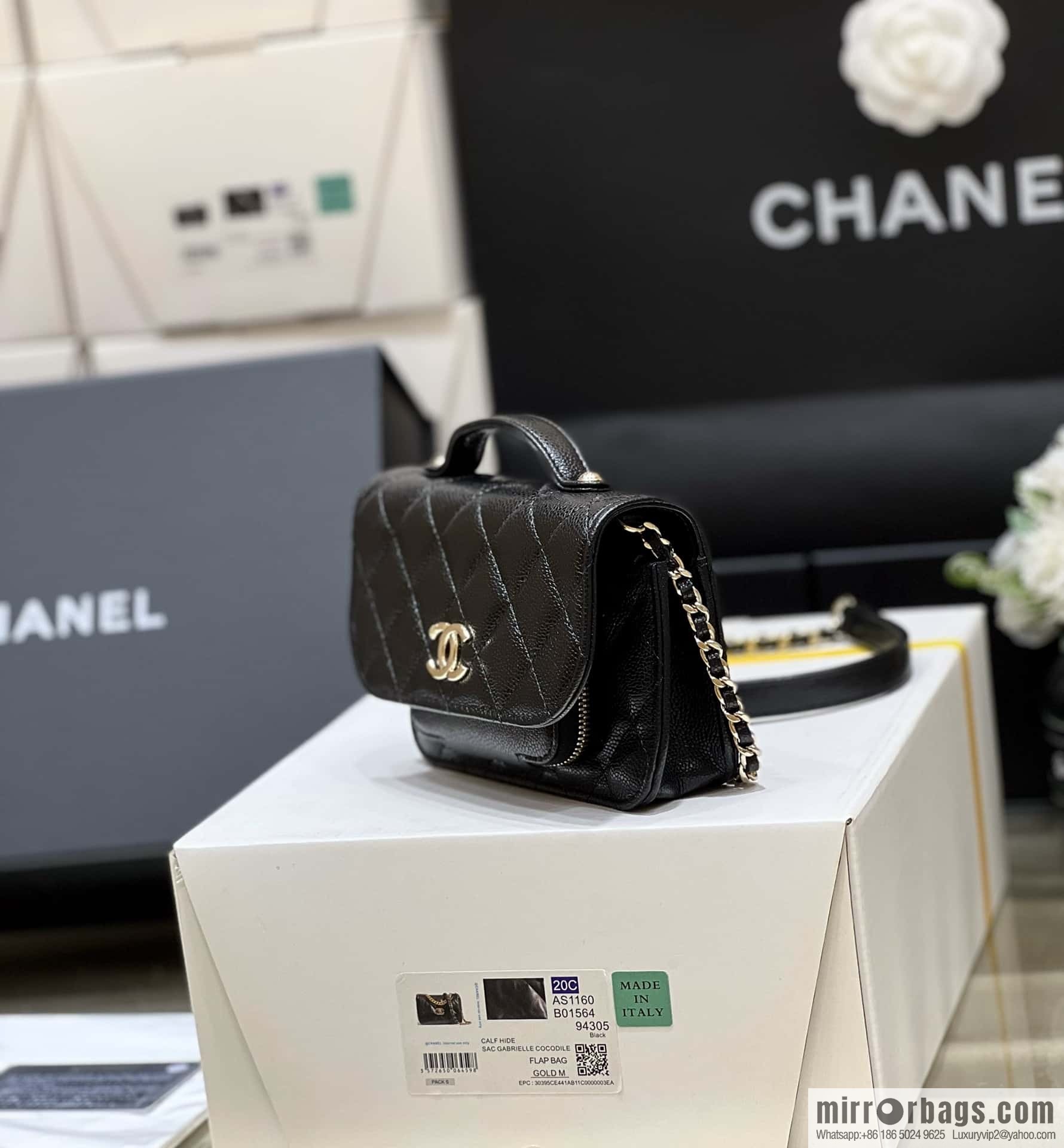 CHANEL 22b autumn and winter new trailer series mini mailman parcel AP2914