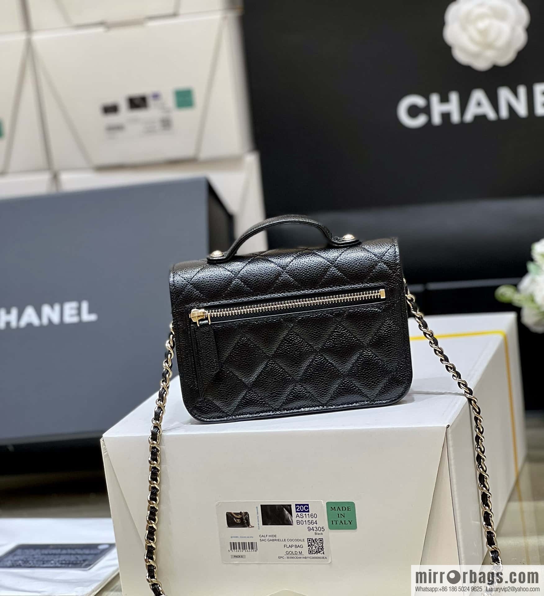 CHANEL 22b autumn and winter new trailer series mini mailman parcel AP2914