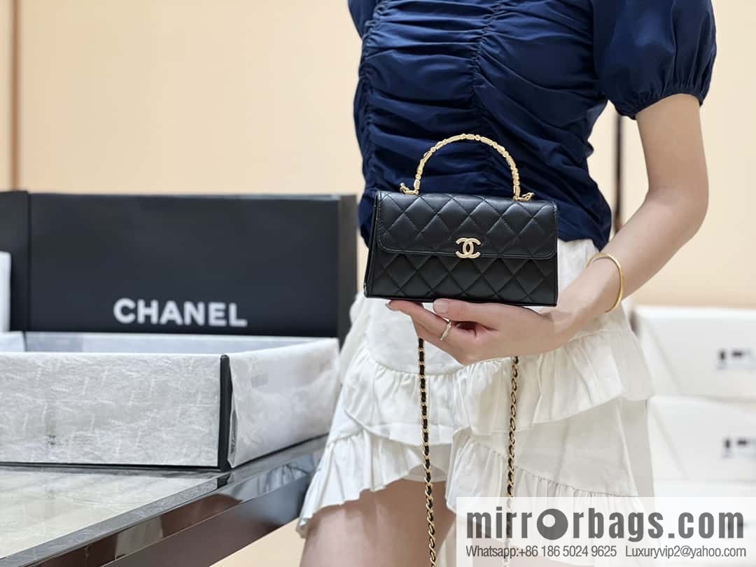 CHANEL 22b autumn and winter new trailer series Kelly enamel handle bag AP2946