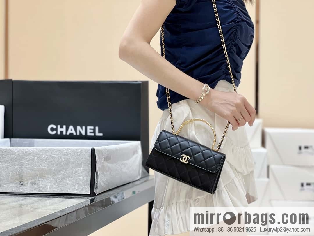CHANEL 22b autumn and winter new trailer series Kelly enamel handle bag AP2946