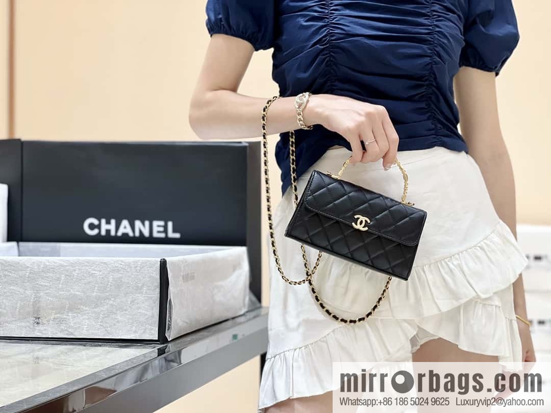CHANEL 22b autumn and winter new trailer series Kelly enamel handle bag AP2946