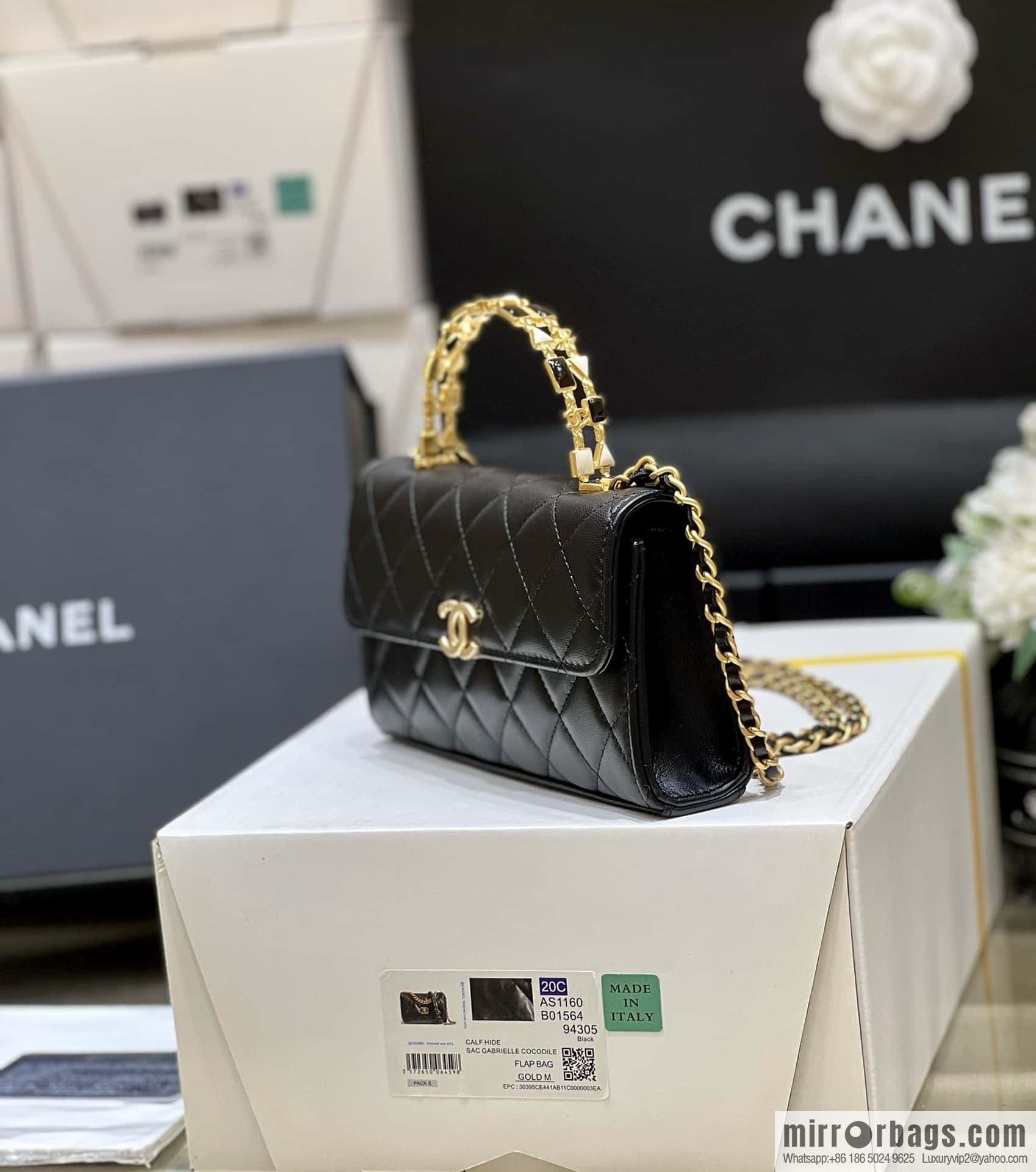 CHANEL 22b autumn and winter new trailer series Kelly enamel handle bag AP2946