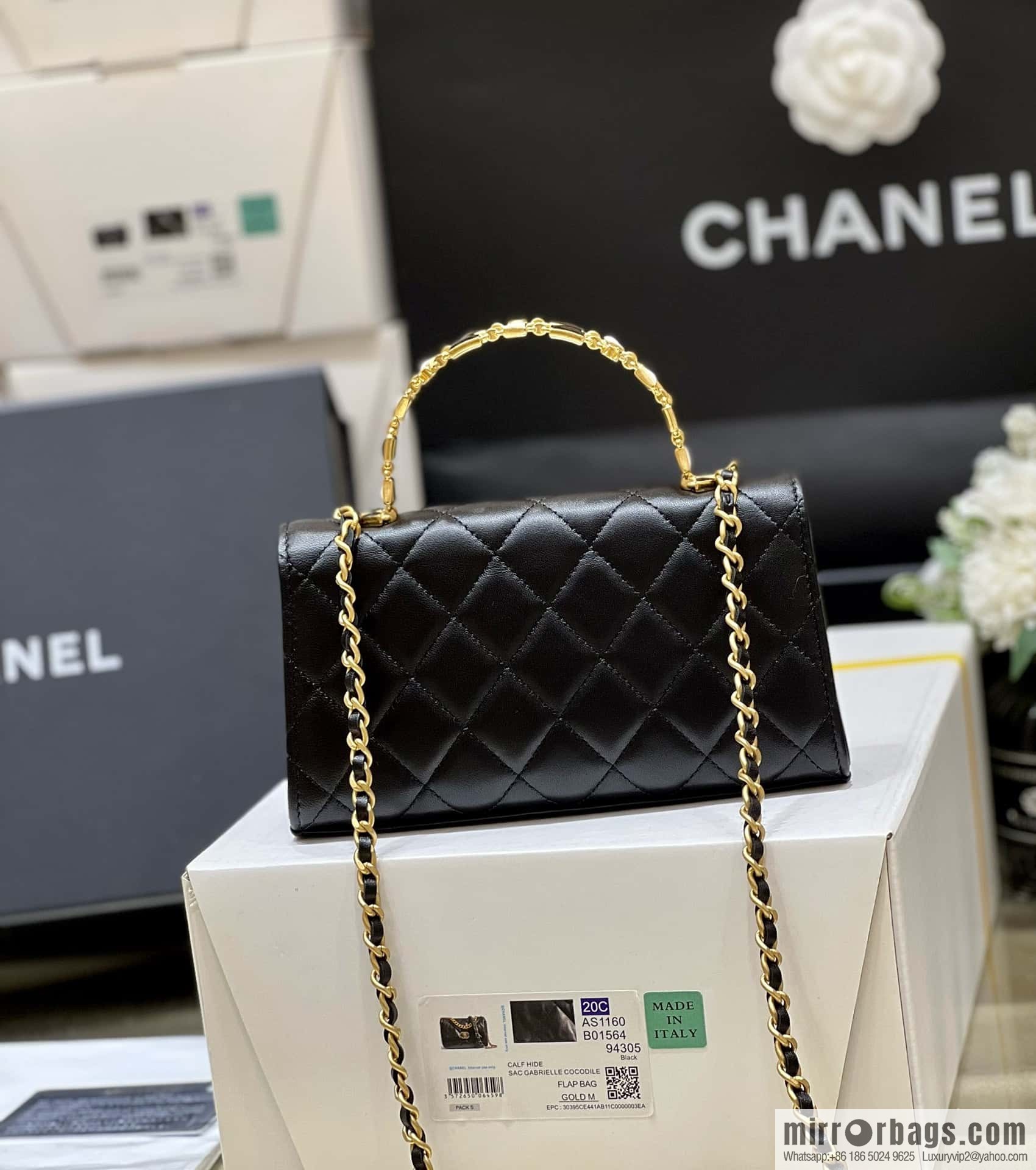 CHANEL 22b autumn and winter new trailer series Kelly enamel handle bag AP2946