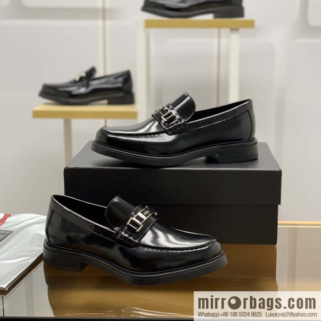 PRADA Prada men's loafers crafted in black smooth cow leather (fabric)