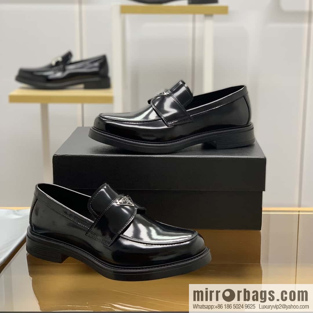 PRADA Prada men's loafers crafted in black smooth cow leather (fabric)