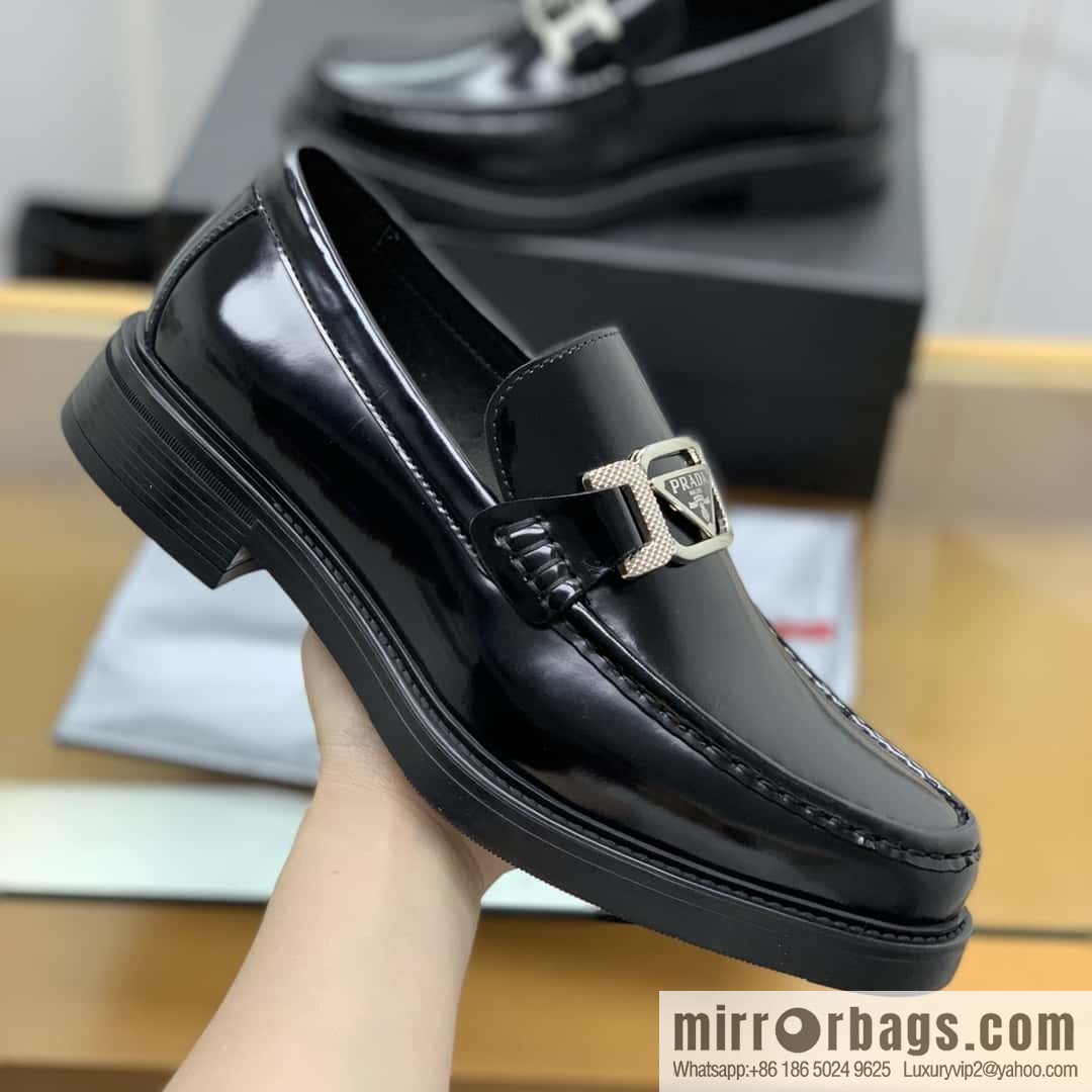 PRADA Prada men's loafers crafted in black smooth cow leather (fabric)