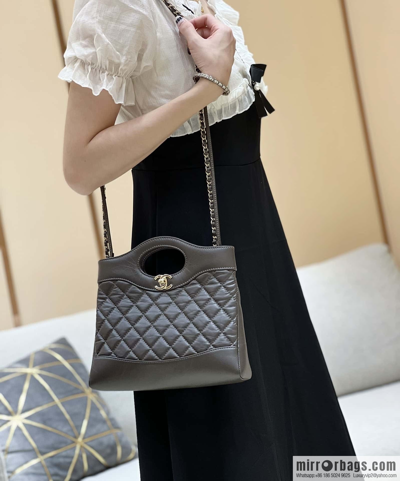 CHANEL 23A Superior Handicraft Series 31bag mini AS4133