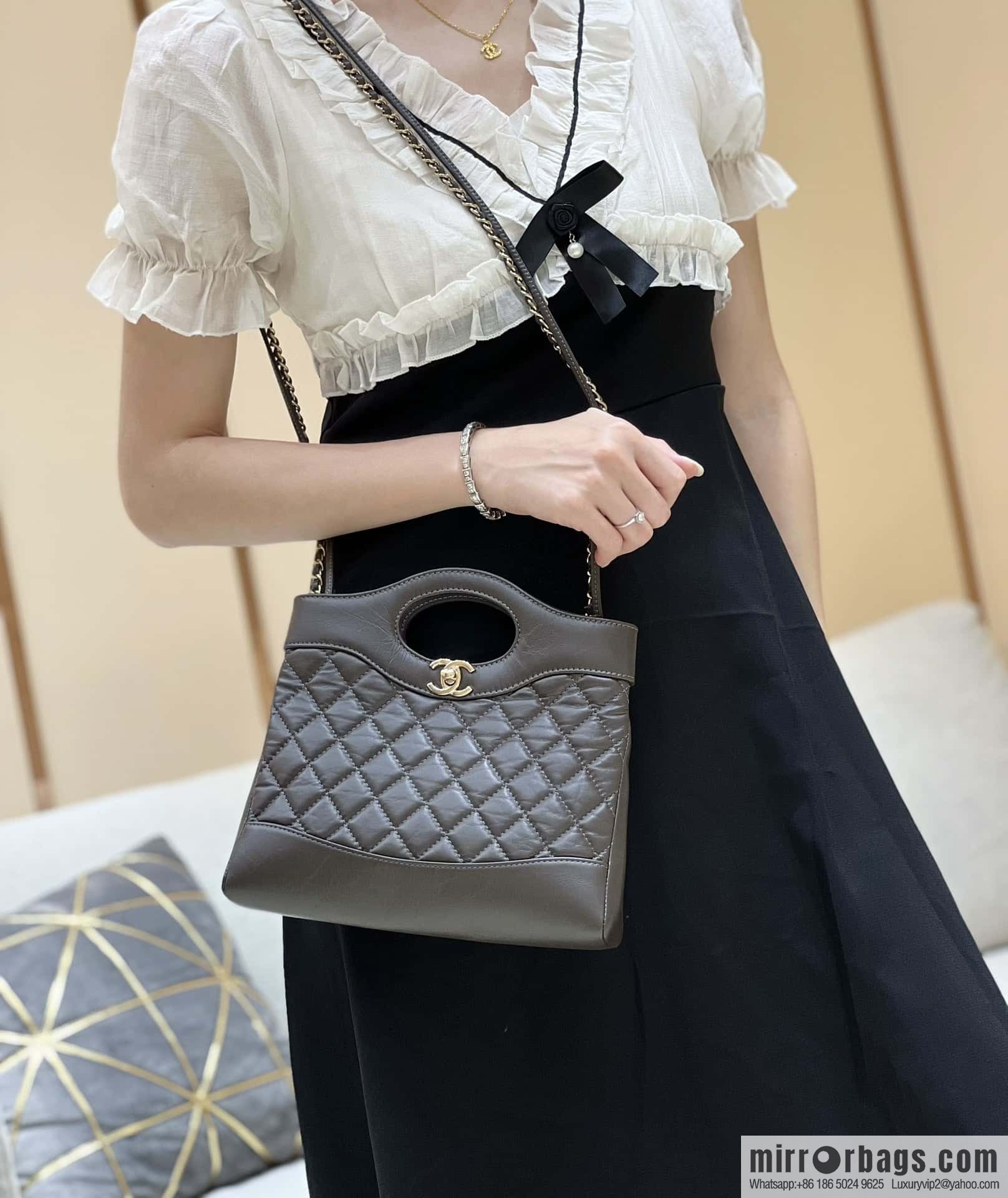 CHANEL 23A Superior Handicraft Series 31bag mini AS4133