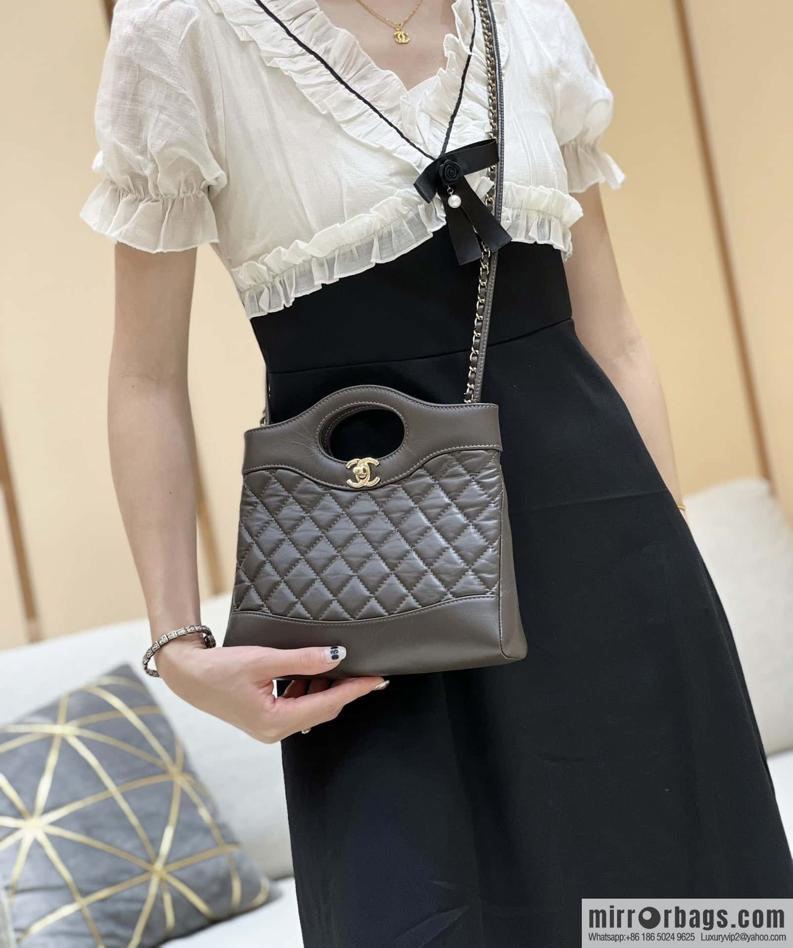 CHANEL 23A Superior Handicraft Series 31bag mini AS4133