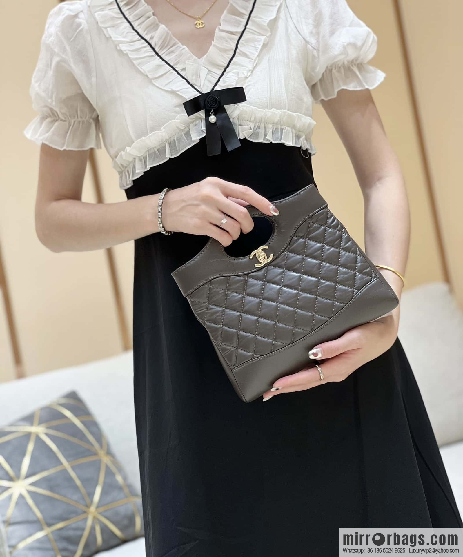 CHANEL 23A Superior Handicraft Series 31bag mini AS4133