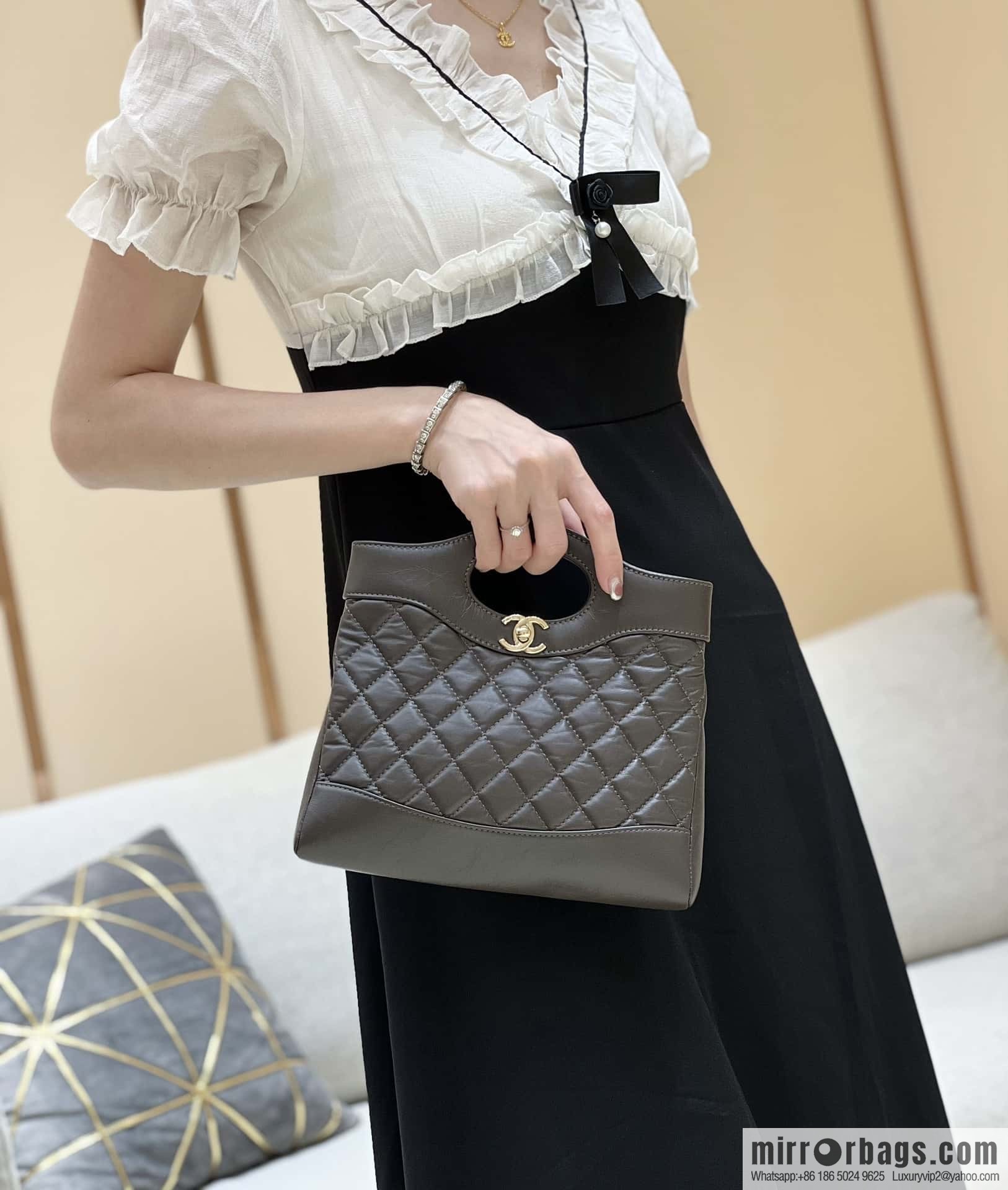 CHANEL 23A Superior Handicraft Series 31bag mini AS4133