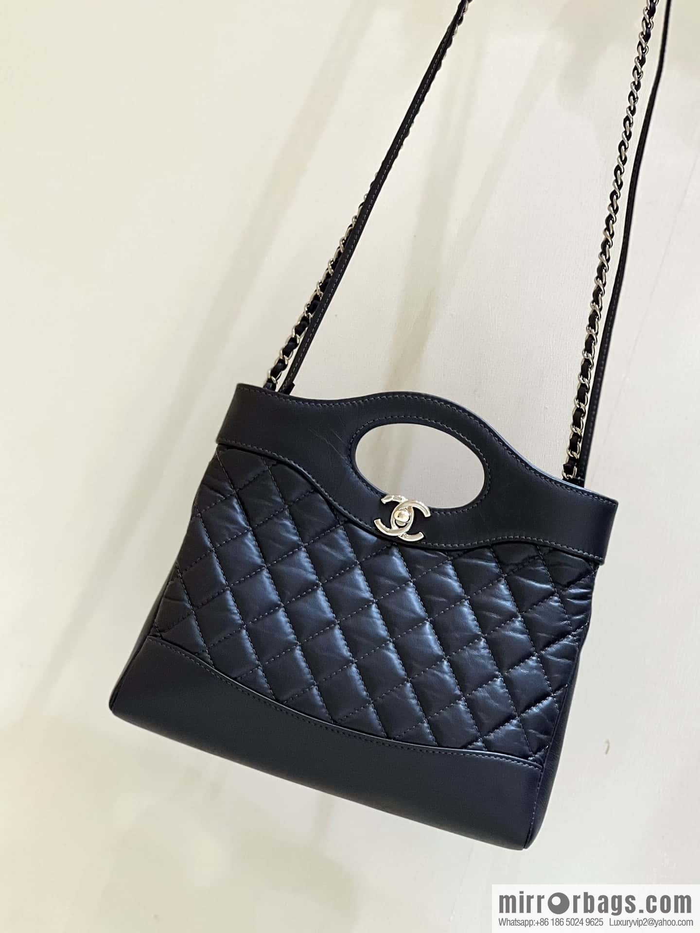 CHANEL 23A Superior Handicraft Series 31bag mini AS4133