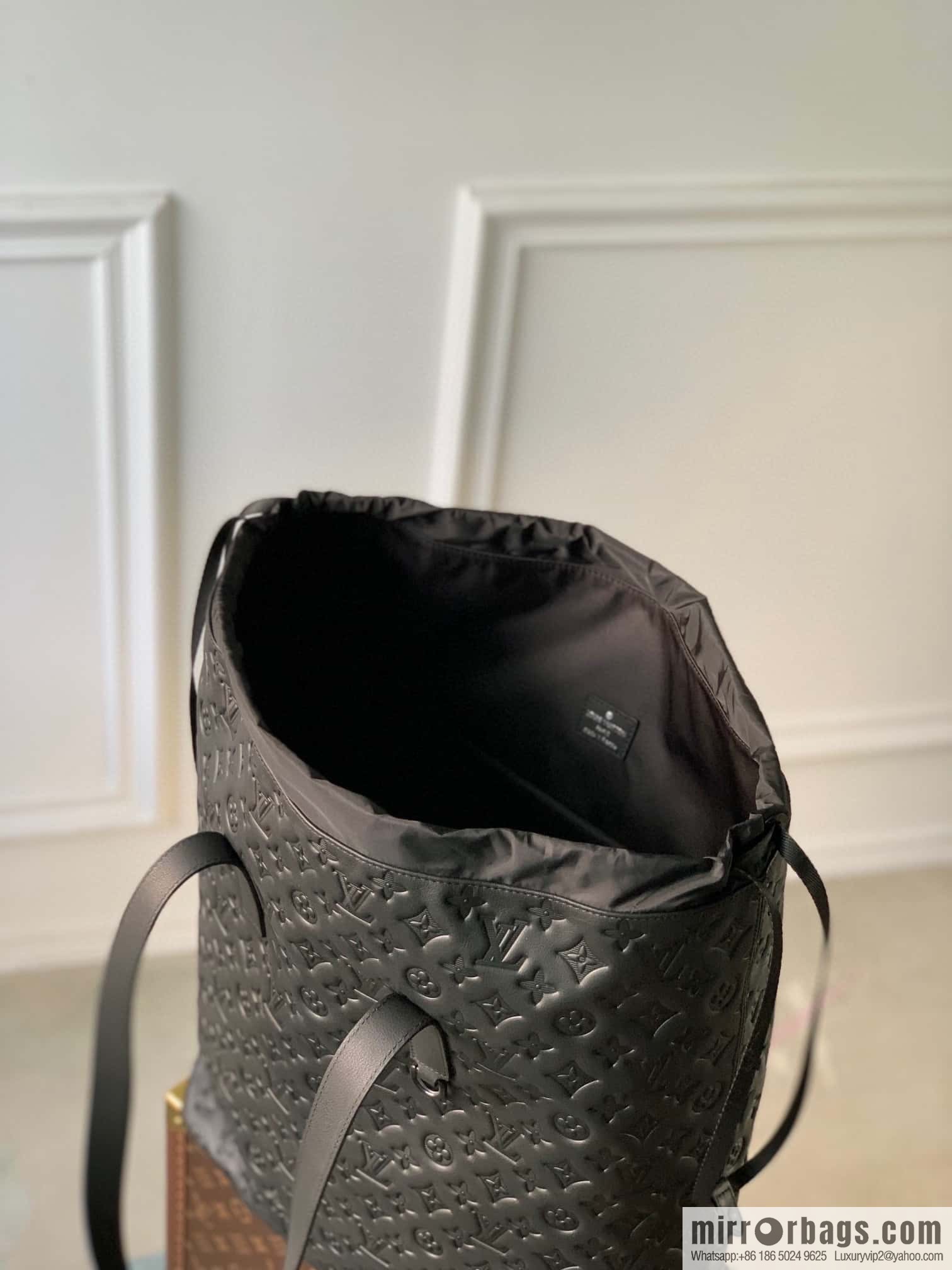 LV M46554 Helmet Bag