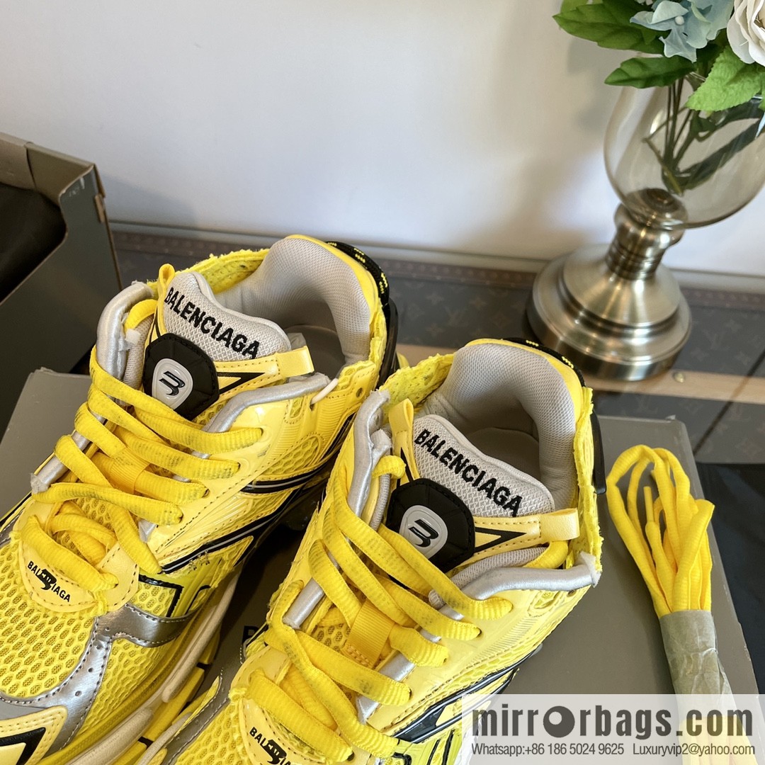 𝐁𝐚𝐥𝐞𝐧𝐜𝐢𝐚𝐠𝐚 𝐑𝐮𝐧𝐧𝐞𝐫| seven generations. Vintage do old dad sneakers