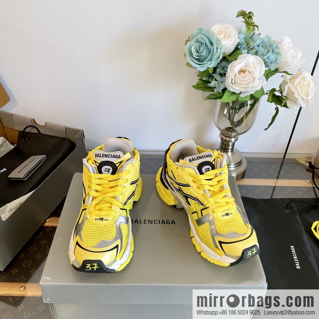 𝐁𝐚𝐥𝐞𝐧𝐜𝐢𝐚𝐠𝐚 𝐑𝐮𝐧𝐧𝐞𝐫| seven generations. Vintage do old dad sneakers