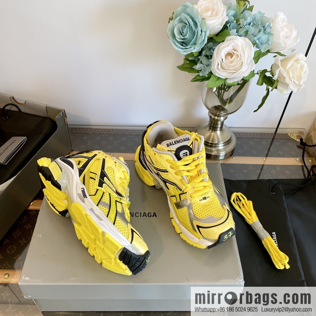 𝐁𝐚𝐥𝐞𝐧𝐜𝐢𝐚𝐠𝐚 𝐑𝐮𝐧𝐧𝐞𝐫| seven generations. Vintage do old dad sneakers
