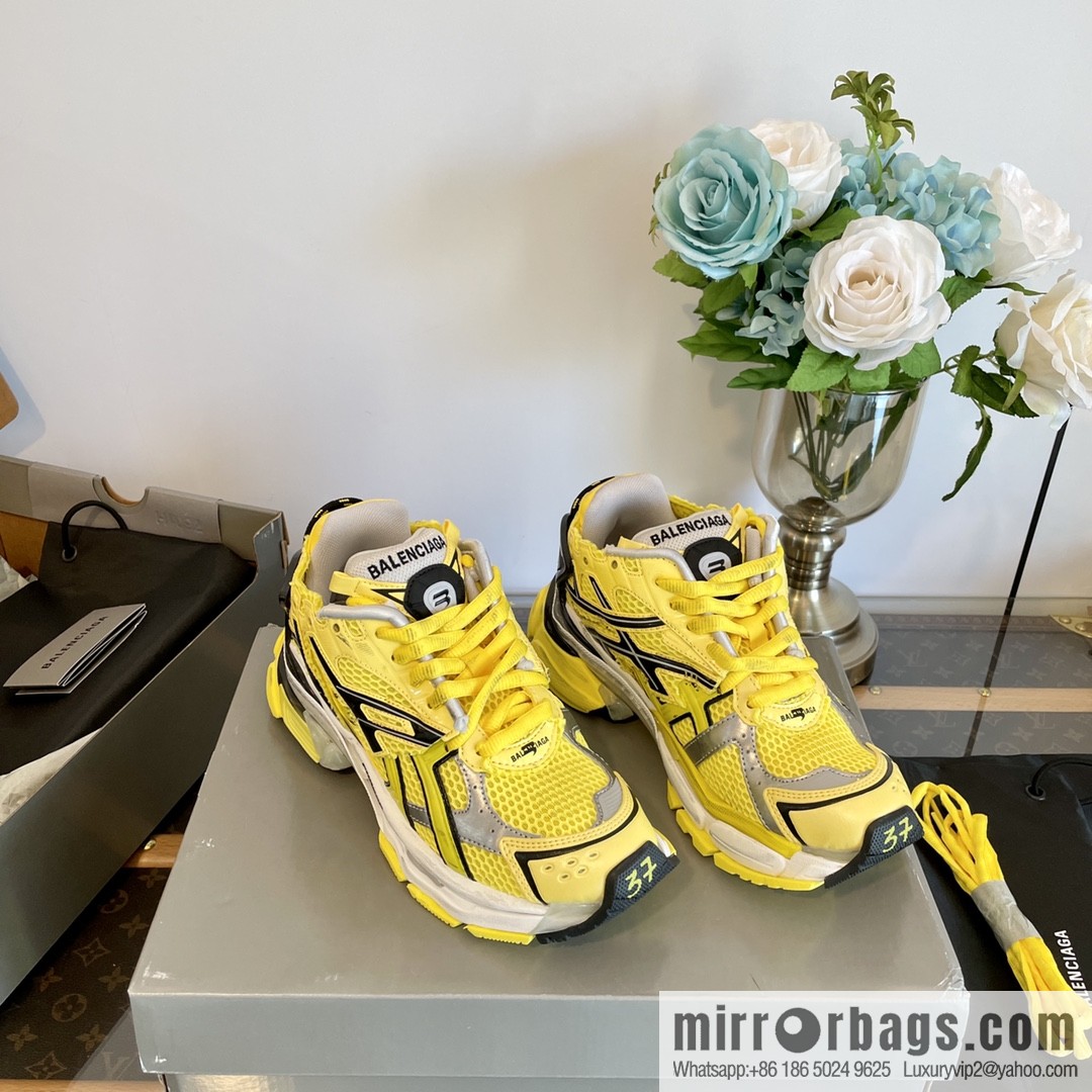 𝐁𝐚𝐥𝐞𝐧𝐜𝐢𝐚𝐠𝐚 𝐑𝐮𝐧𝐧𝐞𝐫| seven generations. Vintage do old dad sneakers