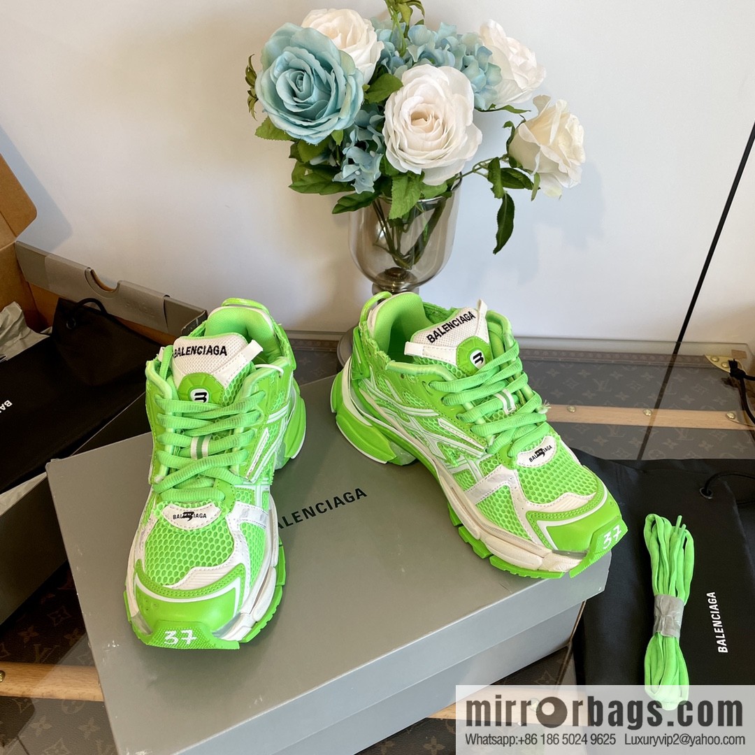 𝐁𝐚𝐥𝐞𝐧𝐜𝐢𝐚𝐠𝐚 𝐑𝐮𝐧𝐧𝐞𝐫| seven generations. Vintage do old dad sneakers