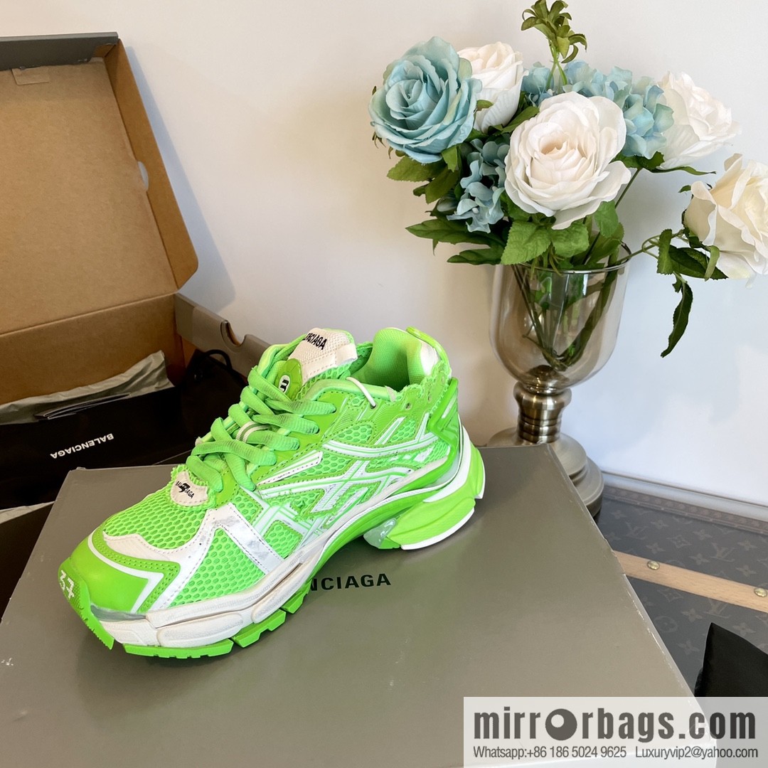 𝐁𝐚𝐥𝐞𝐧𝐜𝐢𝐚𝐠𝐚 𝐑𝐮𝐧𝐧𝐞𝐫| seven generations. Vintage do old dad sneakers