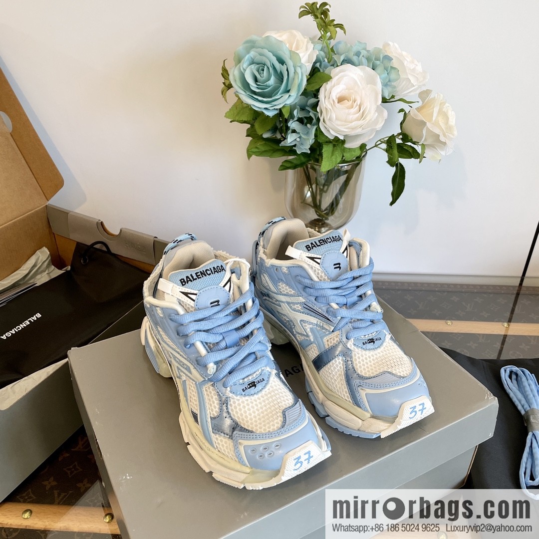 𝐁𝐚𝐥𝐞𝐧𝐜𝐢𝐚𝐠𝐚 𝐑𝐮𝐧𝐧𝐞𝐫| seven generations. Vintage do old dad sneakers