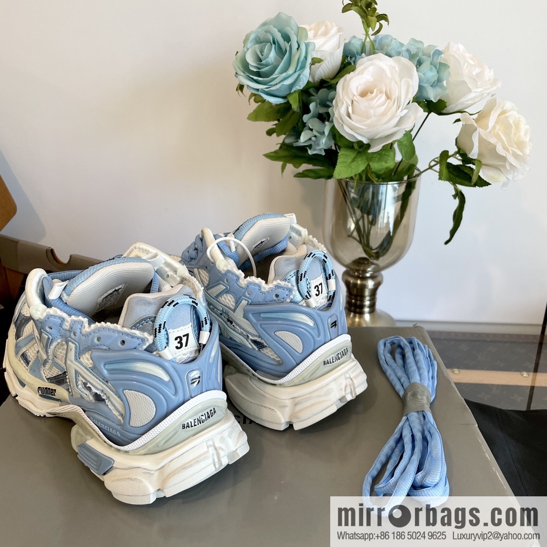𝐁𝐚𝐥𝐞𝐧𝐜𝐢𝐚𝐠𝐚 𝐑𝐮𝐧𝐧𝐞𝐫| seven generations. Vintage do old dad sneakers