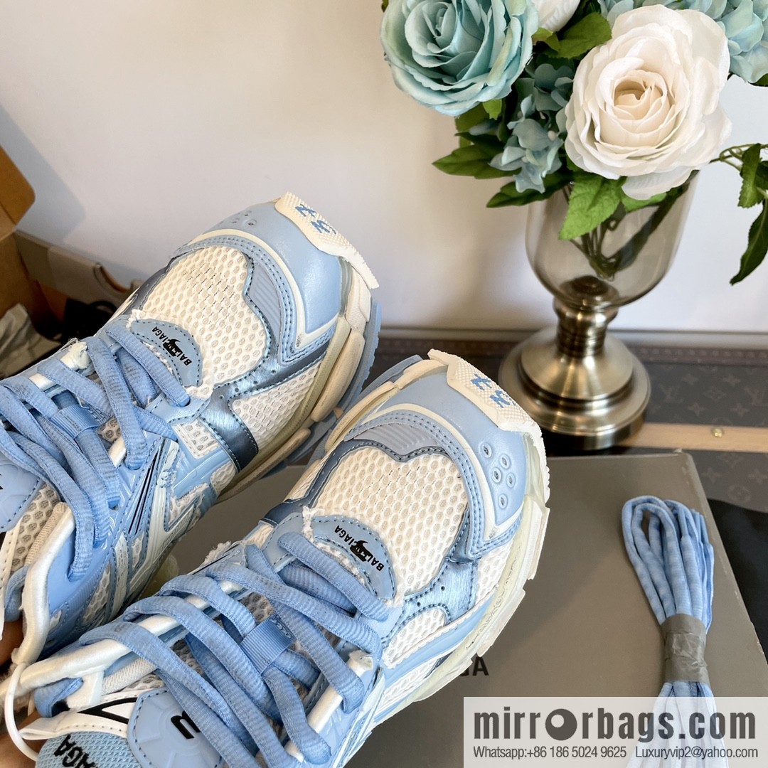 𝐁𝐚𝐥𝐞𝐧𝐜𝐢𝐚𝐠𝐚 𝐑𝐮𝐧𝐧𝐞𝐫| seven generations. Vintage do old dad sneakers