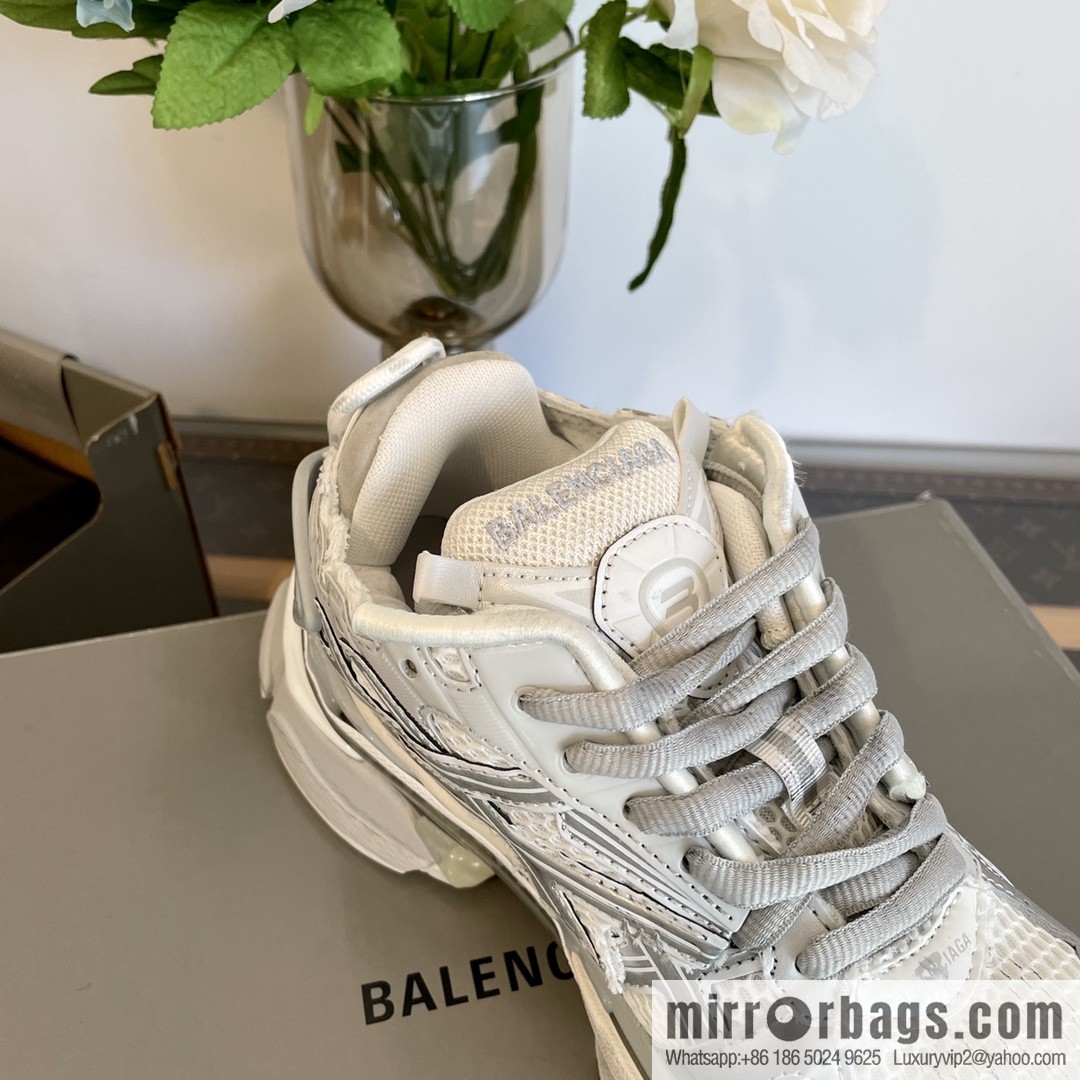 𝐁𝐚𝐥𝐞𝐧𝐜𝐢𝐚𝐠𝐚 𝐑𝐮𝐧𝐧𝐞𝐫| seven generations. Vintage do old dad sneakers