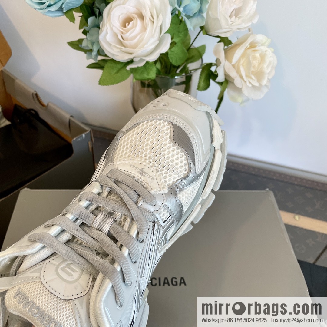 𝐁𝐚𝐥𝐞𝐧𝐜𝐢𝐚𝐠𝐚 𝐑𝐮𝐧𝐧𝐞𝐫| seven generations. Vintage do old dad sneakers