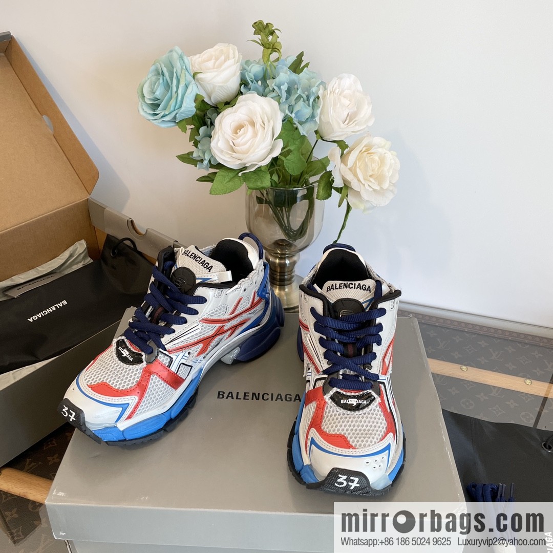 𝐁𝐚𝐥𝐞𝐧𝐜𝐢𝐚𝐠𝐚 𝐑𝐮𝐧𝐧𝐞𝐫| seven generations. Vintage do old dad sneakers