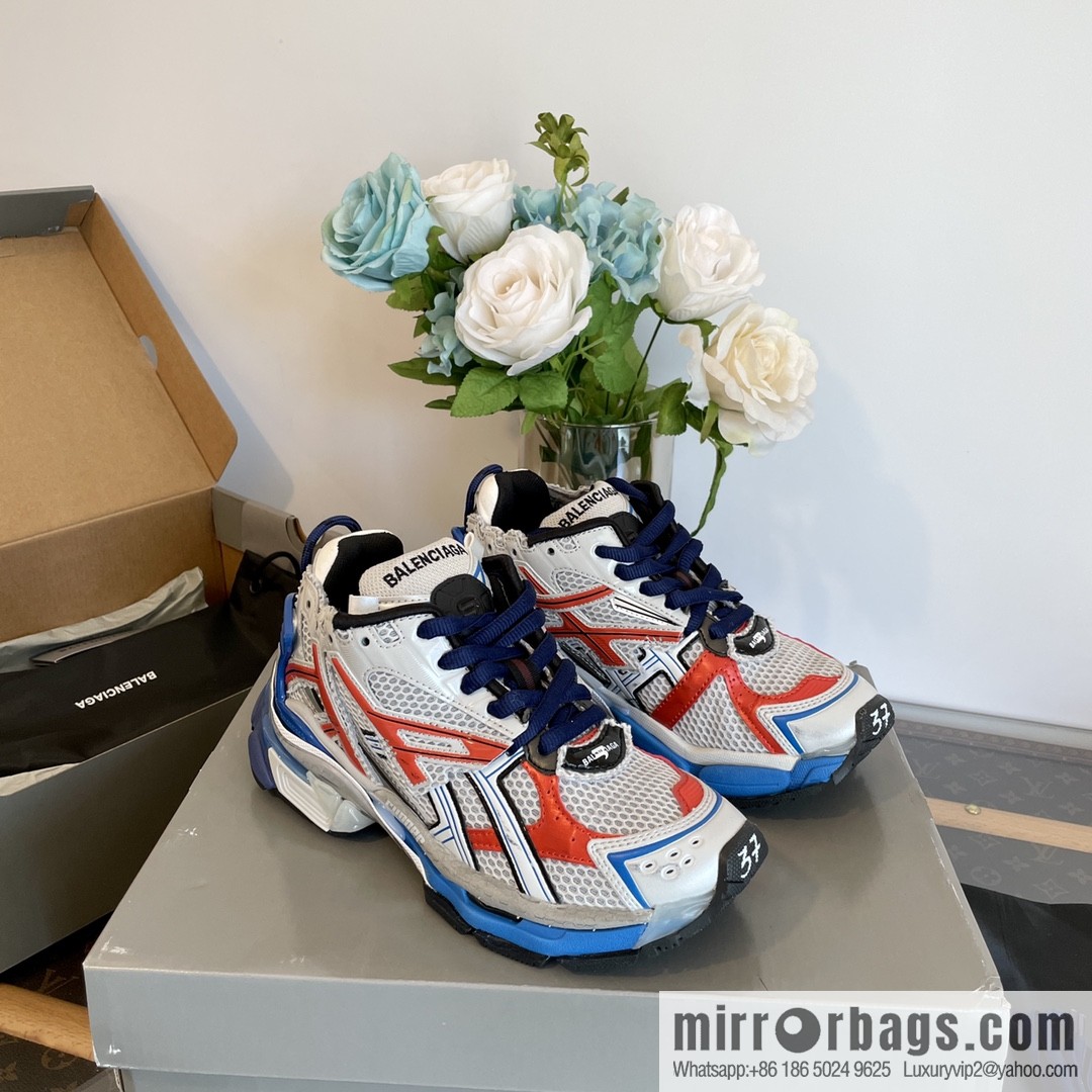 𝐁𝐚𝐥𝐞𝐧𝐜𝐢𝐚𝐠𝐚 𝐑𝐮𝐧𝐧𝐞𝐫| seven generations. Vintage do old dad sneakers